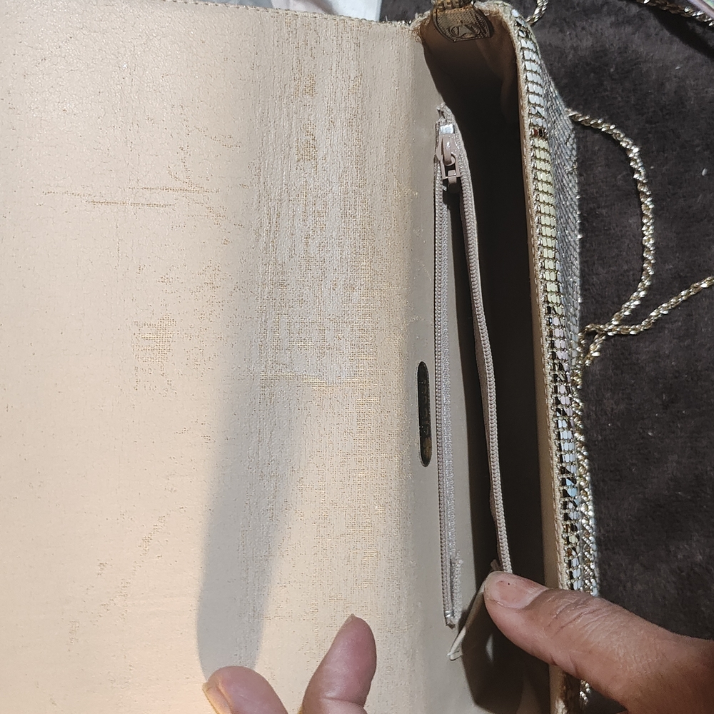 Gold and Silver Clutch with Elegant Metallic Design - Picture 3 of 7